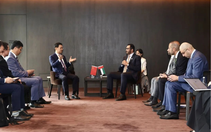 阿联酋工业与先进手艺部长、ADNOC董事总司理一行与ng28.手艺举行谈判，，，，，，探索工业AI相助新路径